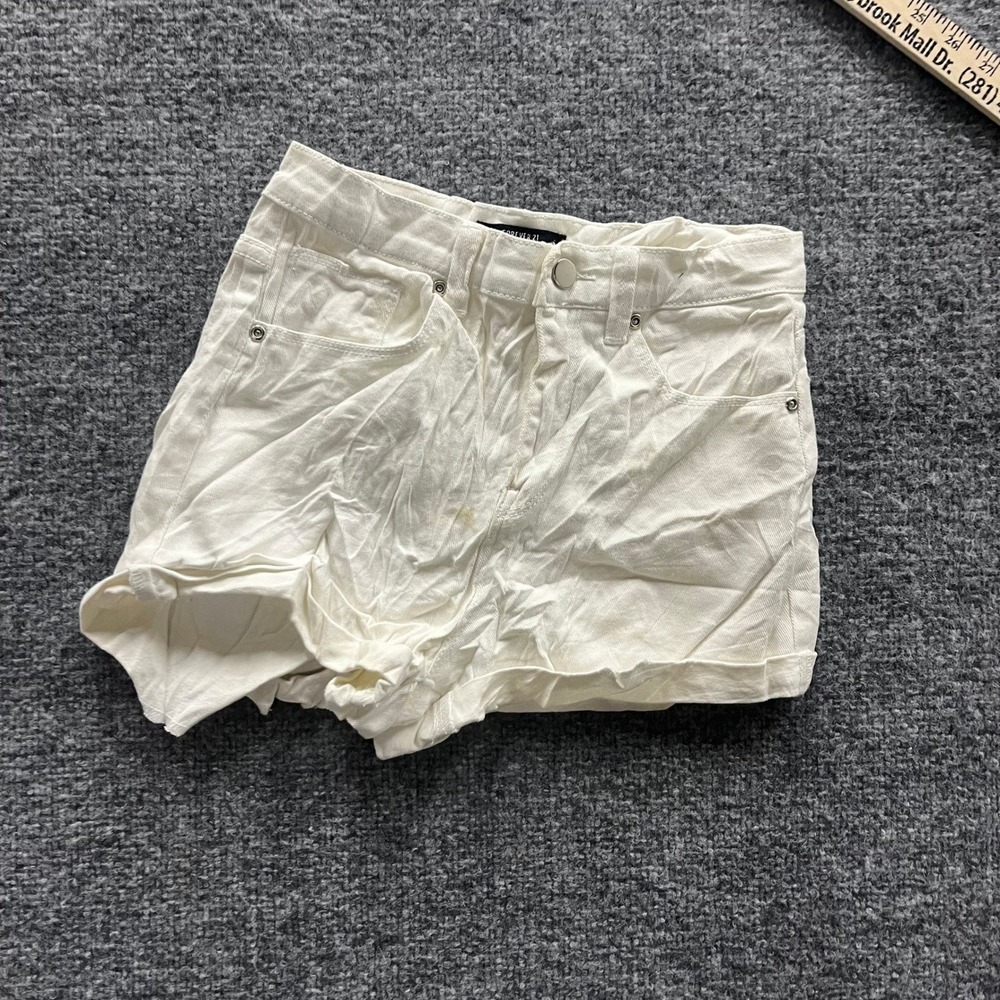 Forever 21 Shorts Womens Size 26 White Denim Cuffed Casual Summer Mini Stain